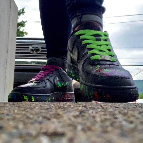 Customs - Picture 5 of 8